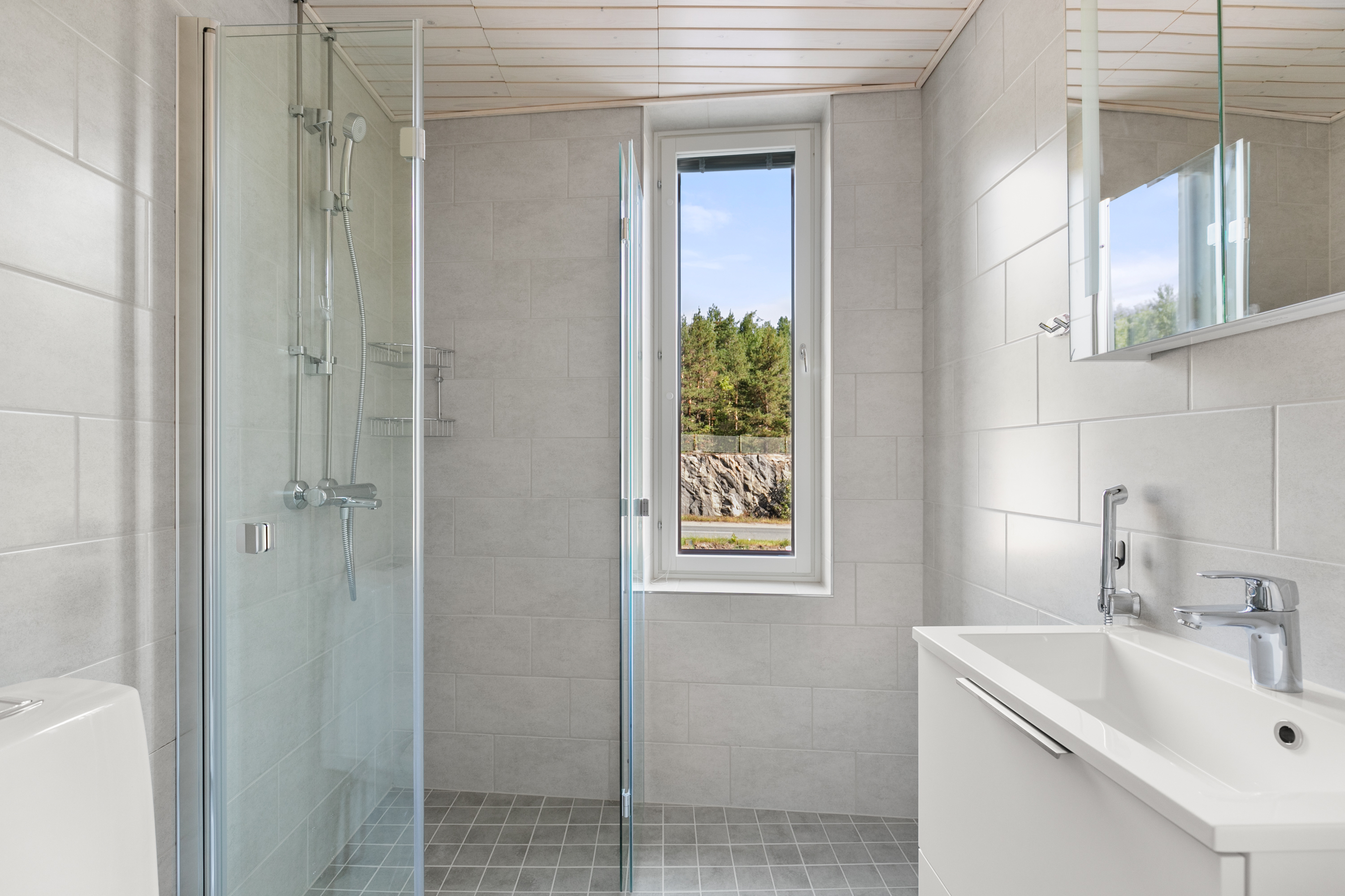 sivuasunnon kylpyhuone