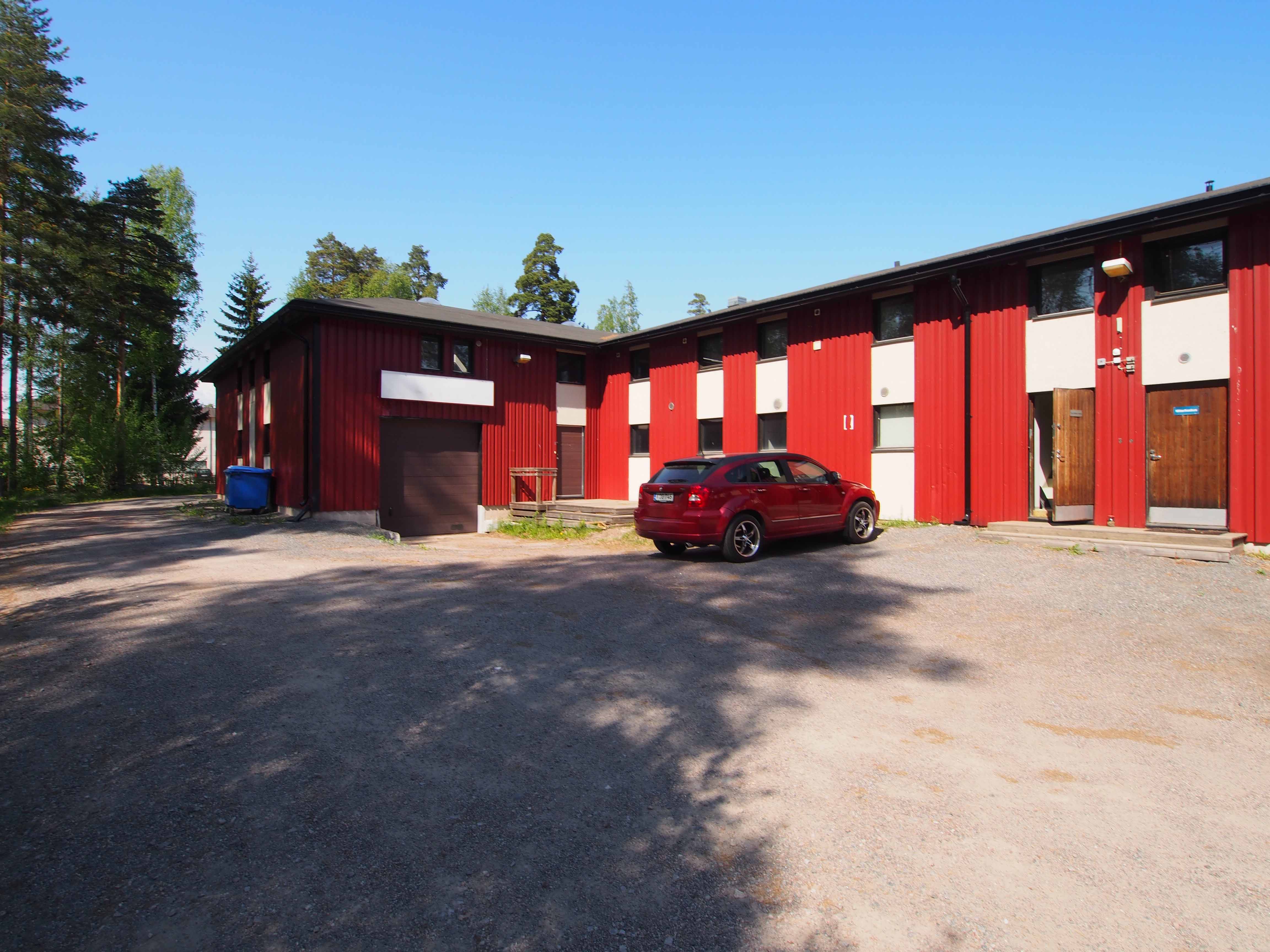 Porvoo, Kevätkummun teollisuusalue, Merituulentie 24 4 ja 10